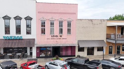 104 E Main St, Starkville, MS, 39759-2928 | Card Image