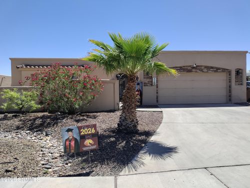 4304 Calle Bonita Ln, Las Cruces, NM, 88011-1812 | Card Image
