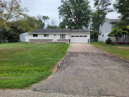 48188 Forbes Dr, Chesterfield, MI, 48047-2271 | Card Image