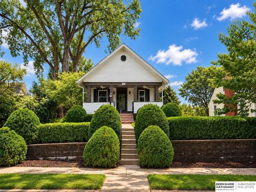 6015 Hickory St, Omaha, NE, 68106-2113 | Card Image