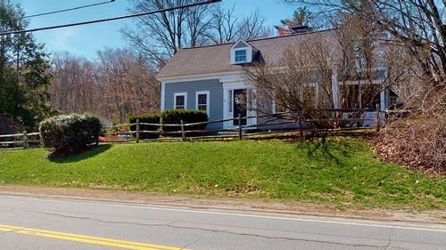 1 Amesbury Rd, Newton, NH, 03858-3201 | Card Image