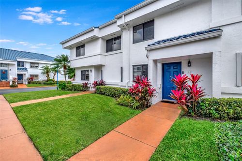 k2-21300 San Simeon Way, Miami, FL, 33179-1100 | Card Image