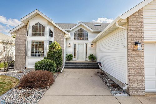 2214 Victoria Rose Ln S, Fargo, ND, 58104-6817 | Card Image