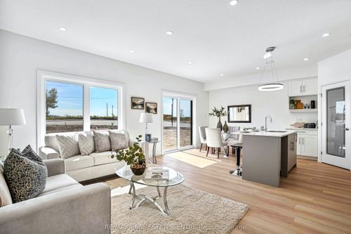 2568 Constance Ave, London, ON, N6M0G6 | Card Image