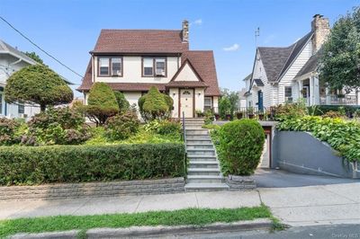 View of tudor house | Image 1