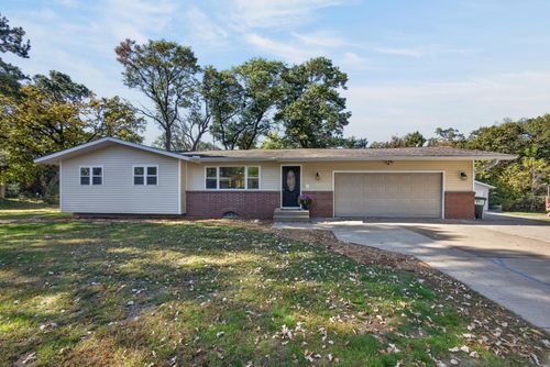 2555 Holly Street S, Cambridge, MN, 55008 | Card Image