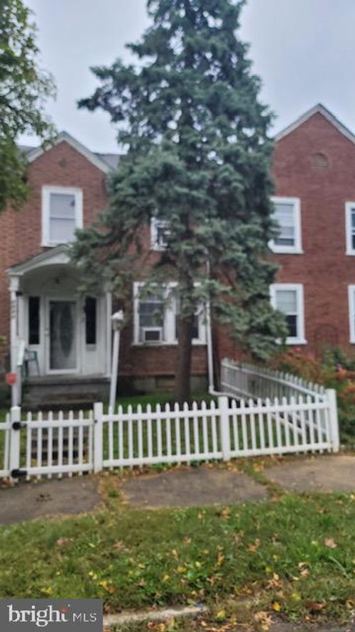 2852 Idaho Rd, Camden, NJ, 08104-2811 | Card Image