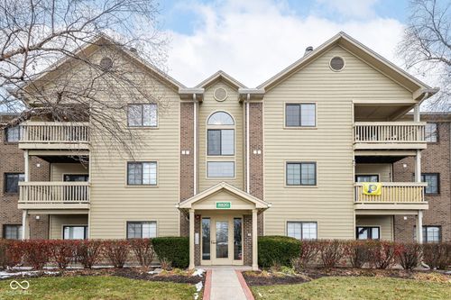 205-8820 Yardley Ct, Indianapolis, IN, 46268-4268 | Card Image