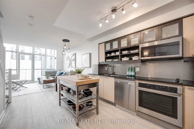 LPH14 - 36 Blue Jays Way, Condo with 2 bedrooms, 2 bathrooms and null parking in Toronto ON | Image 6