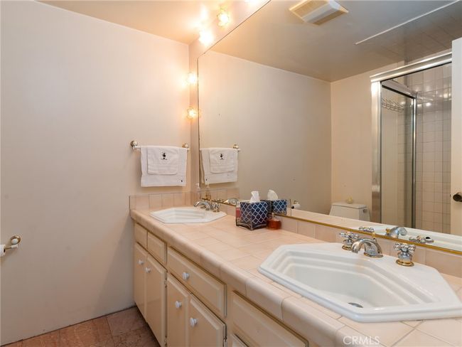 UNIT-100 - 770 W Imperial Ave, Condo with 4 bedrooms, 3 bathrooms and 4 parking in El Segundo CA | Image 15