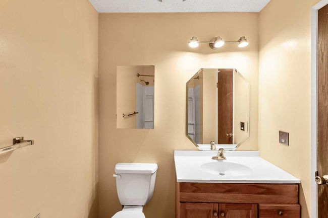 195 Deerbow Circle Se, House other with 3 bedrooms, 3 bathrooms and 2 parking in Calgary AB | Image 23