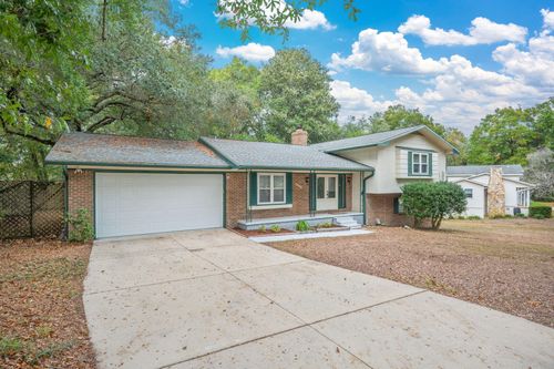 2401 Roberts Dr, Niceville, FL, 32578-2321 | Card Image