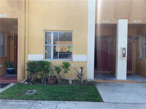 3910-3910 Nw 90th Ave, Sunrise, FL, 33351-8803 | Card Image