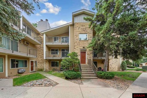 apt-31-2220 Ridge Dr, St Louis Park, MN, 55416-5619 | Card Image