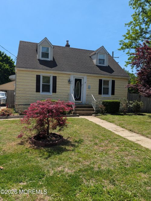 54 Clinton Ave, Eatontown, NJ, 07724-1801 | Card Image
