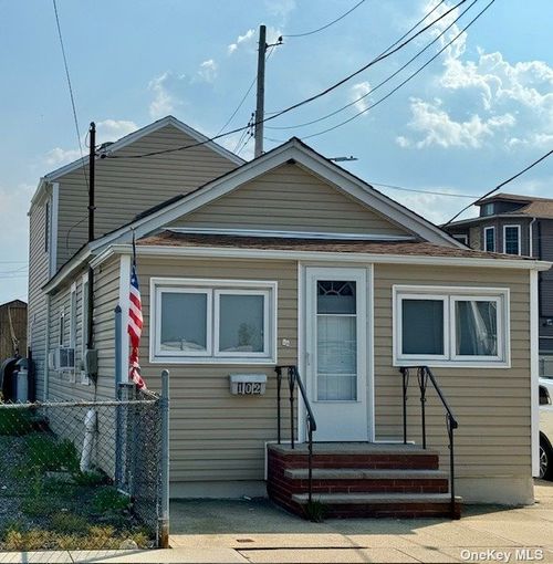 102 E 6th Road, Broad Channel, NY, 11693 | Card Image