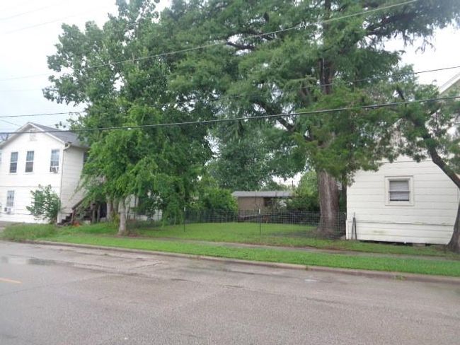 3230 Ohio St, Home with 3 bedrooms, 2 bathrooms and null parking in Baytown TX | Image 17