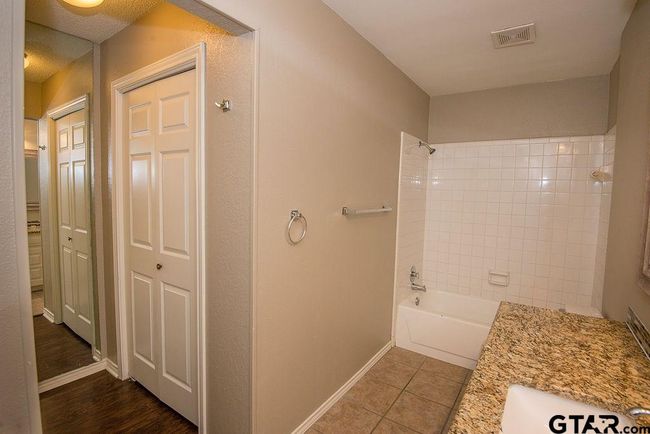 5907 Hollytree Dr, Townhouse with 2 bedrooms, 2 bathrooms and null parking in Tyler TX | Image 18