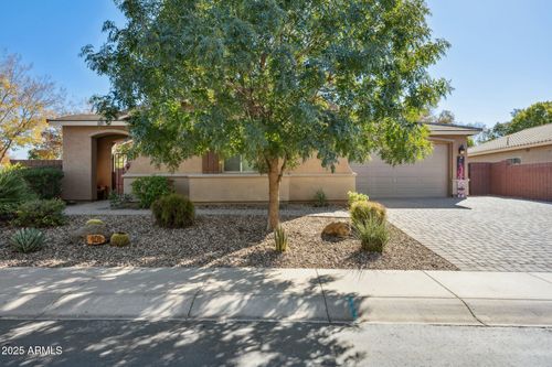 401 W Basswood Ave, San Tan Valley, AZ, 85140-6720 | Card Image