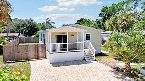 264 Ne Oak St, Stuart, FL, 34994-1825 | Card Image