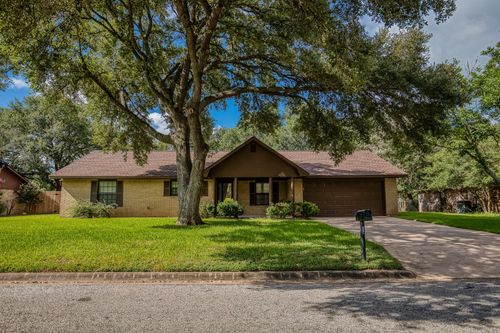 110 Meadow Dr, Bellville, TX, 77418-1923 | Card Image