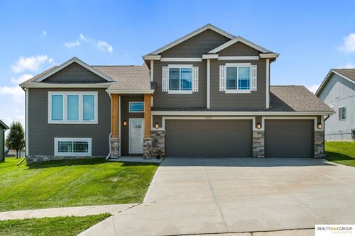 11311 Edgewater Dr, Papillion, NE, 68046-3296 | Card Image
