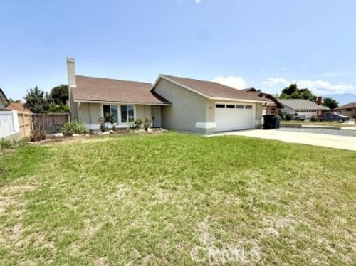 2382 Carlsbad Cir, Hemet, CA, 92545-5781 | Card Image