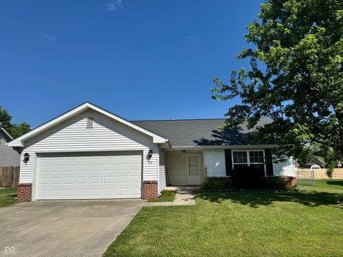 39 Cedarwood Dr, Greencastle, IN, 46135-7655 | Card Image