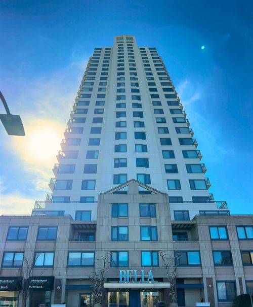 526 Pacific Ave, Atlantic City, NJ, 08401-7662 | Card Image