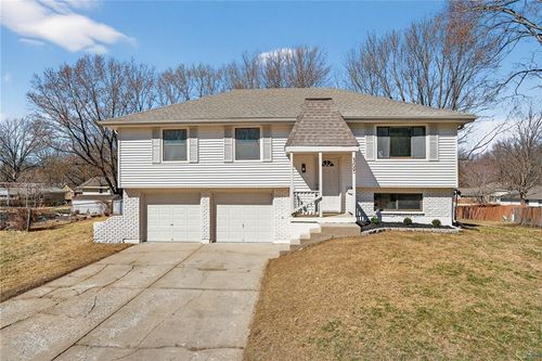 309 Se Avon St, Blue Springs, MO, 64014-3713 | Card Image