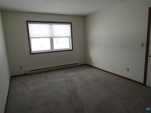 47 E 4th St, Superior, WI, 54880-3031 | Card Image