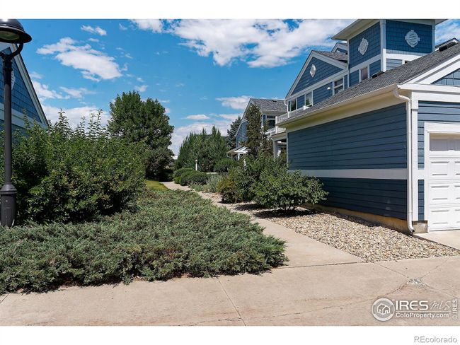Walking area to condo from garage | Image 17