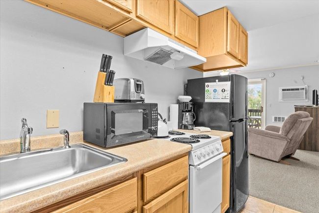 F102 - 107 Mountainside Dr, Condo with 0 bedrooms, 1 bathrooms and null parking in Stowe VT | Image 5