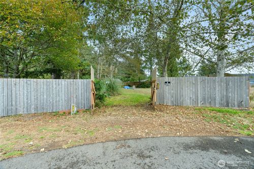 808 Scoter Pl, Ocean Shores, WA, 98569-9628 | Card Image