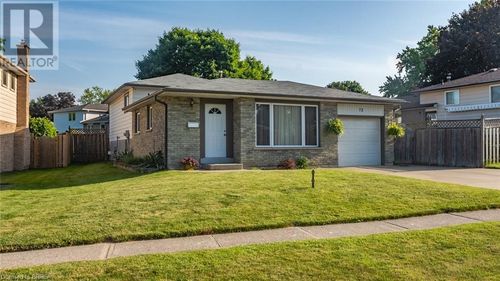 72 Magnolia Drive, Paris, ON, N3L3N3 | Card Image