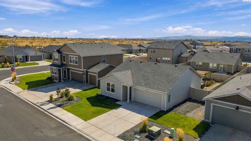 11216 Nottingham Dr, Pasco, WA, 99301 | Card Image