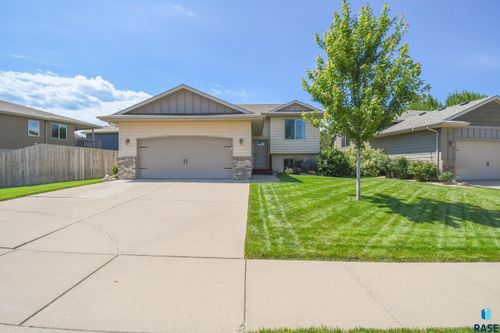 4211 S Grinnell Ave, Sioux Falls, SD, 57106-7865 | Card Image