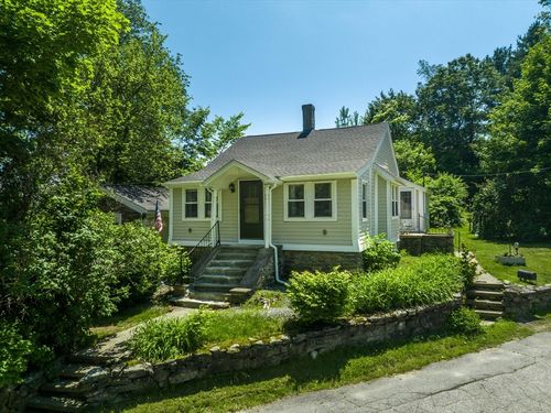 12 Manor Rd, Millbury, MA, 01527-3346 | Card Image