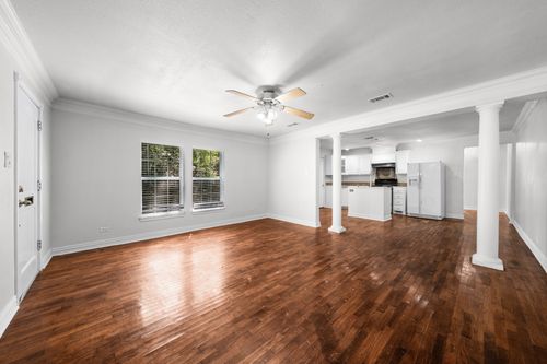 812 W College St, Sherman, TX, 75092-5703 | Card Image