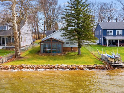8664 Tobey Dr, Scotts, MI, 49088 | Card Image