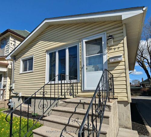 149 Pine St, Kingston, ON, K7K1W9 | Card Image