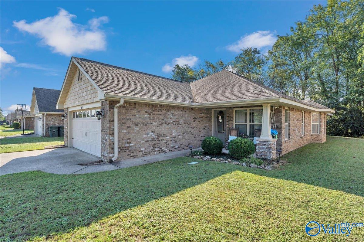 Montauk Trl, Owens Cross Roads, AL 35763