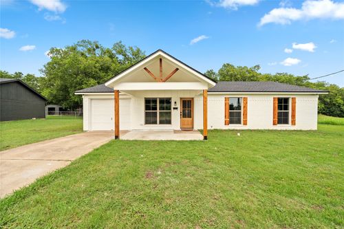 200 Alamo Dr, McGregor, TX, 76657-1004 | Card Image