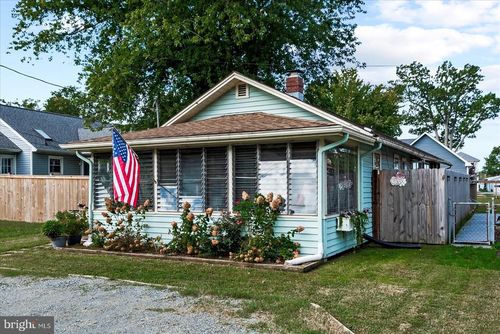 1109 Bancroft Ave, COLONIAL BEACH, VA, 22443-2802 | Card Image