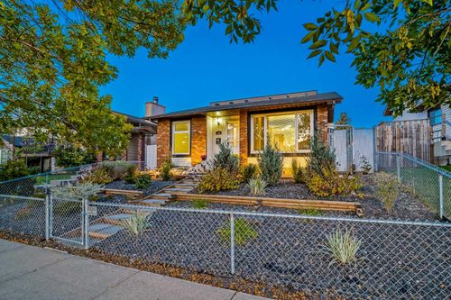 {{alt}} | Card Image