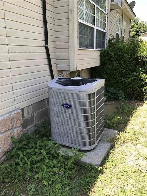 223 S Oak St, Apache, OK, 73006-6001 | Card Image