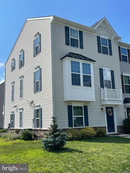 331 S Parkway Dr, MIDDLETOWN, DE, 19709-4640 | Card Image
