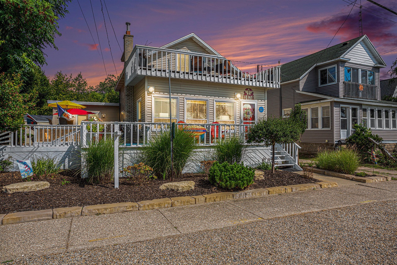 Beach St, Muskegon, MI 49441