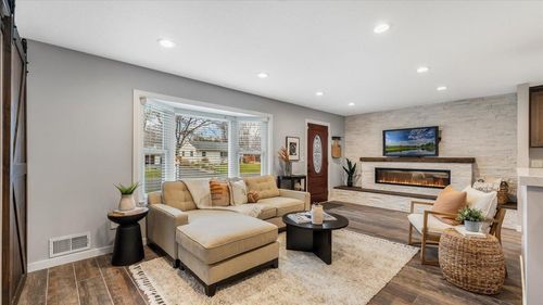 6930 Clay Ave, Inver Grove Heights, MN, 55076-2116 | Card Image