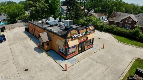 4429 S Wayne Rd, Wayne, MI, 48184-2114 | Card Image